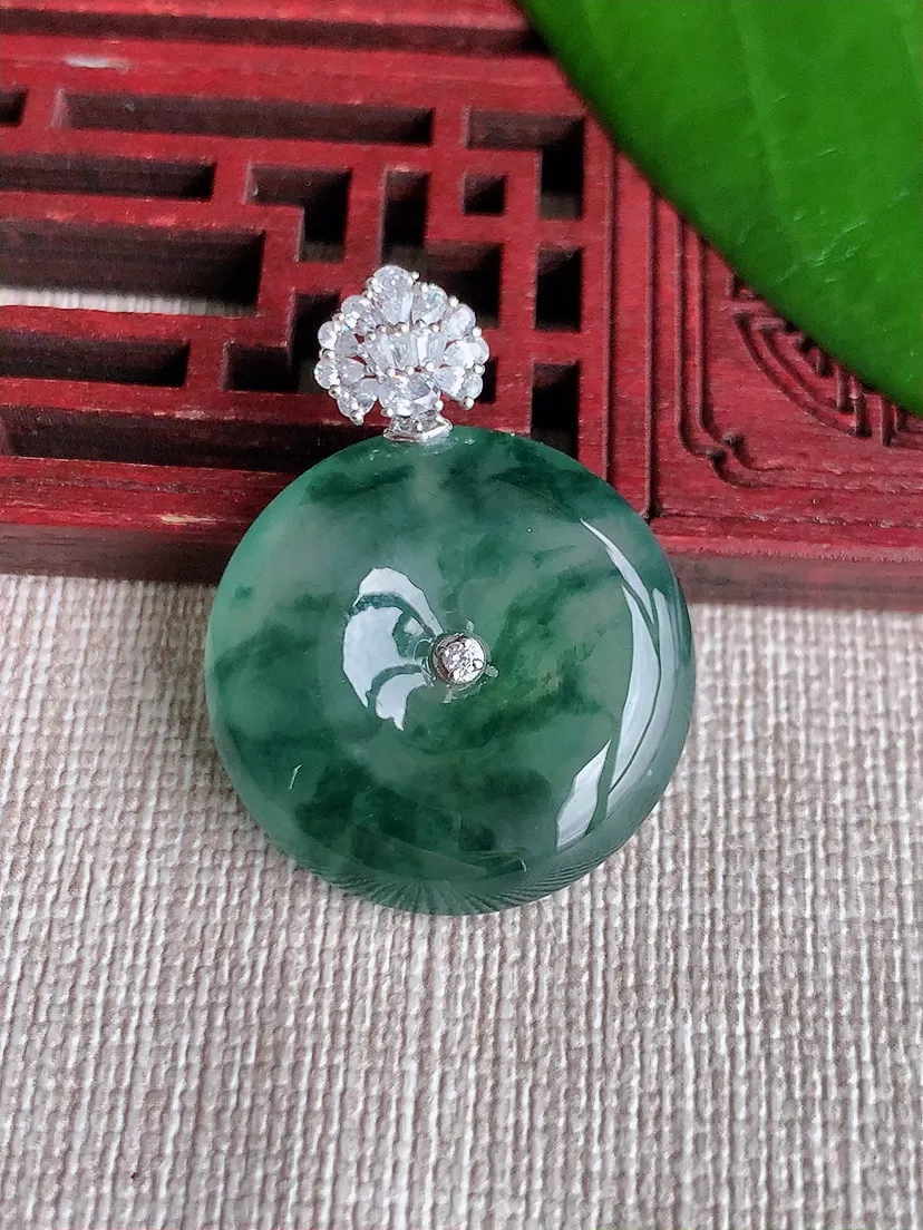 天然A货翡翠18K金伴飘花平安扣吊坠尺寸31.5×24×5.3m量7.17g 0710