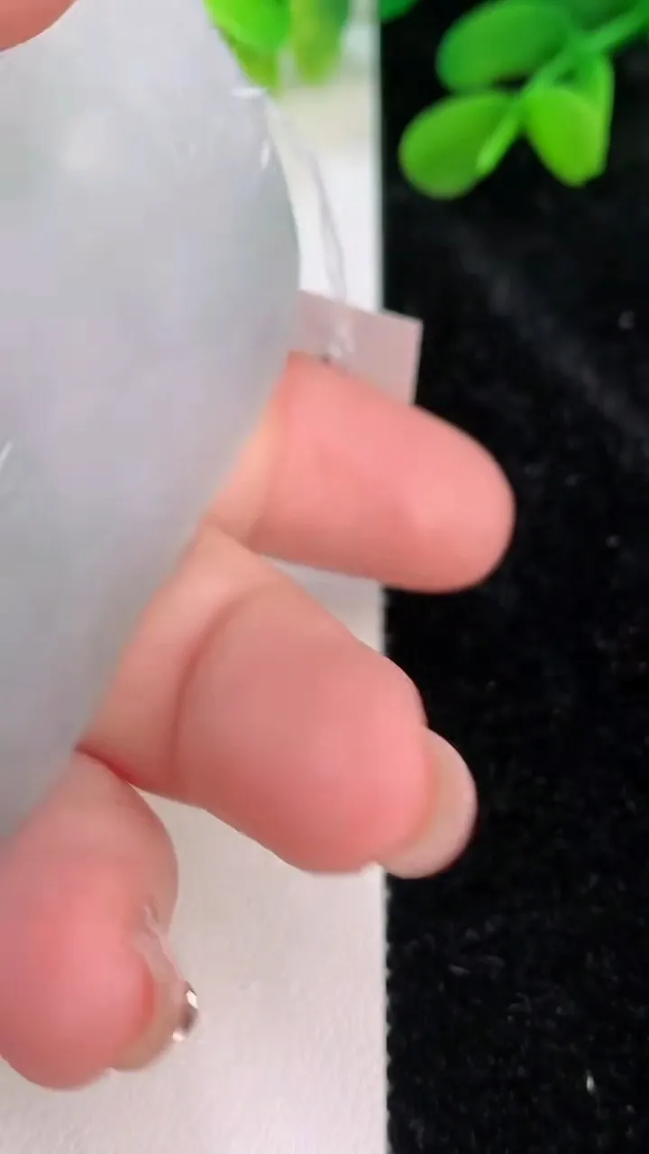 天然A货翡翠飘花御龙不动明王吊坠，尺寸63.2-45.3-5.4，重量:35.19g
7月11日
