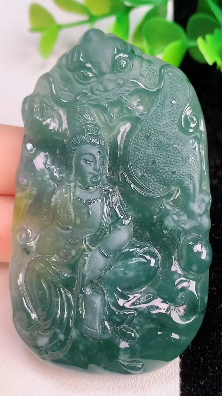 天然A货翡翠蓝水双彩祥龙观音菩萨吊坠，尺寸73-42-7.2，重:47.93g
7月11日