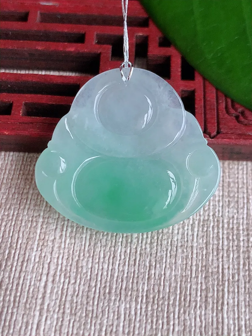 天然A货翡翠飘绿佛公吊坠尺寸27×30×6m量7.83g 0710