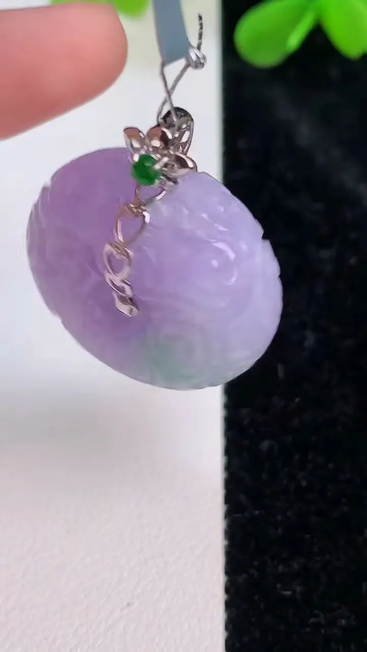 天然A货翡翠18k金春带彩紫罗兰雕花平安扣吊坠，尺寸26-12.3，重量:17.68g
7月11日