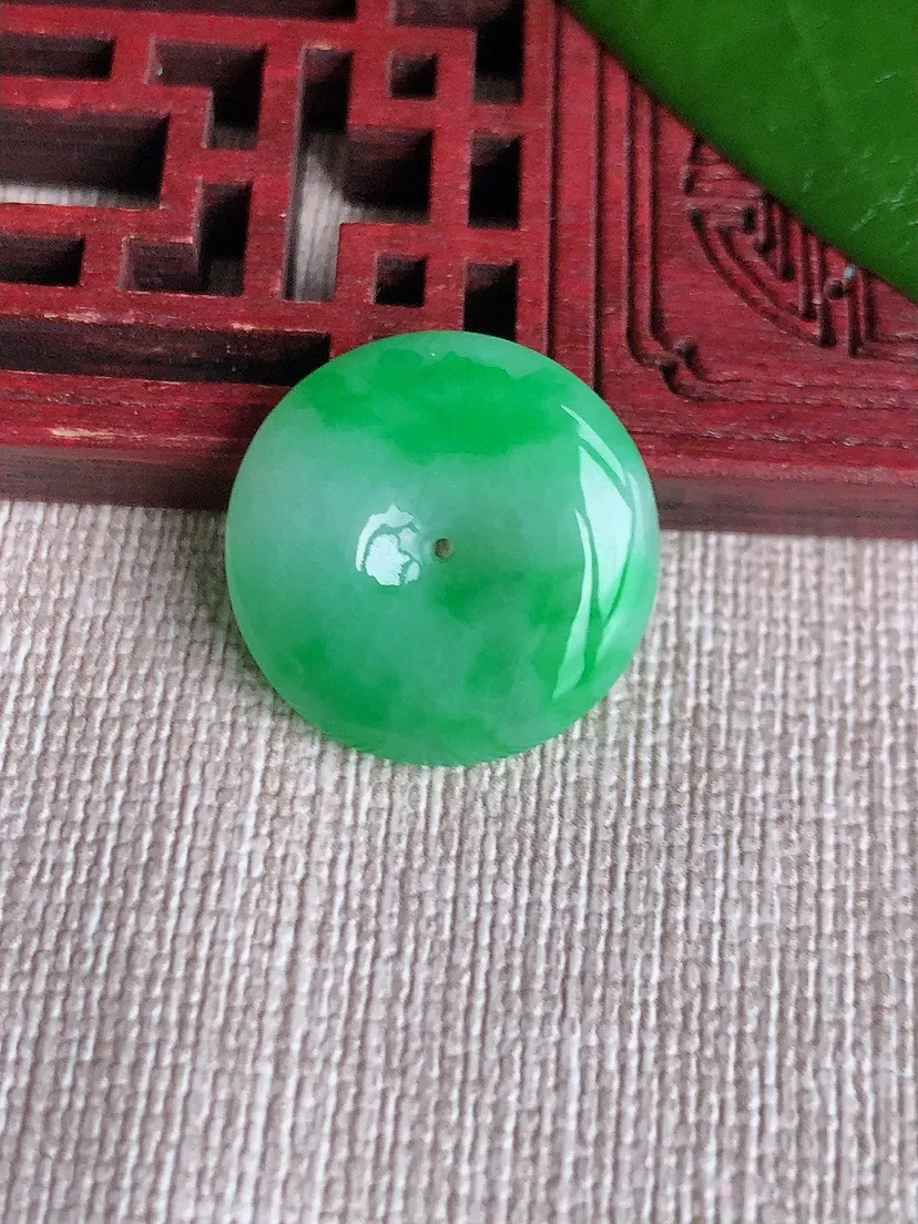 天然A货翡翠飘绿平安扣吊坠尺寸19.5×4.6m量3.92g 0710