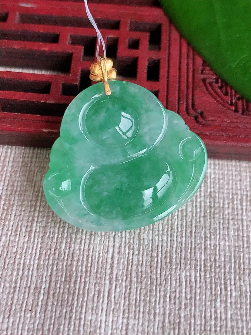 天然A货翡翠18K金扣头满绿佛公吊坠尺寸31×26×29×6.4m量7.56g 0710