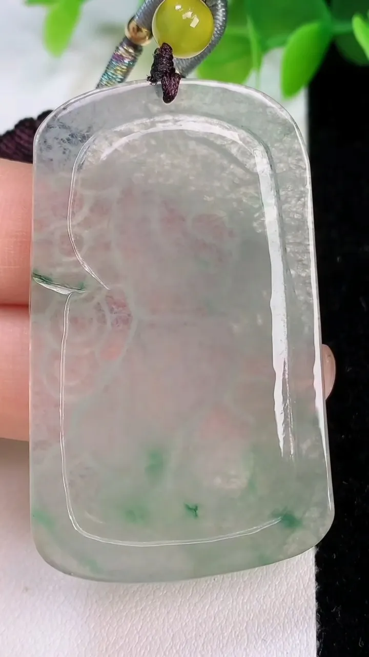 天然A货翡翠飘花生肖马牌吊坠，尺寸52-32-4，重:13.47g
7月11日