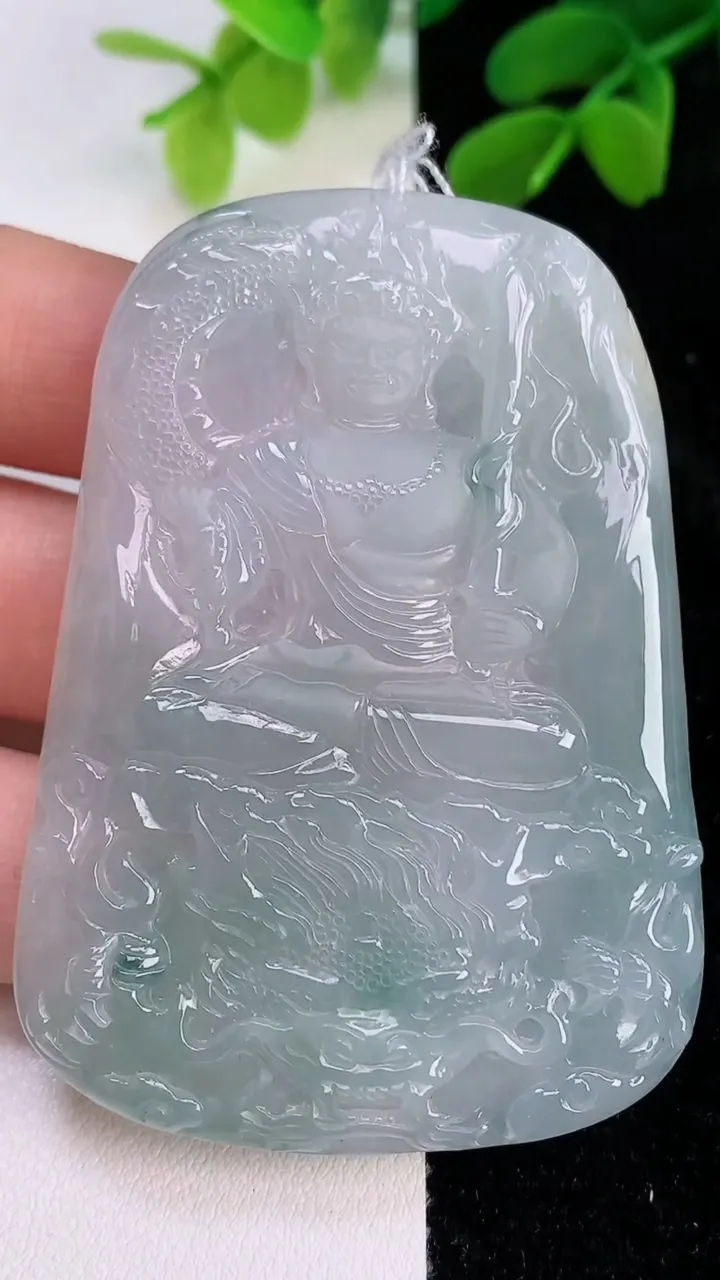 天然A货翡翠飘花御龙不动明王吊坠，尺寸63.2-45.3-5.4，重量:35.19g
7月11日