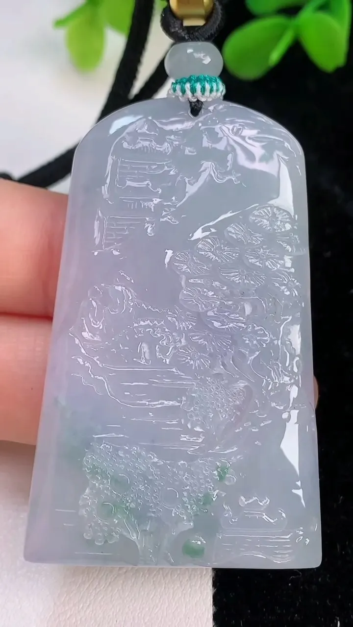 天然A货翡翠春带彩紫罗兰山水牌吊坠，尺寸53.8-33.7-6，重量:30.84g
7月11日