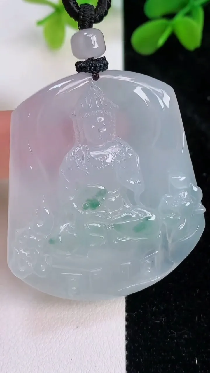 天然A货翡翠观音菩萨吊坠，尺寸49.4-42.3-5.6，重量:26.55g
7月11日