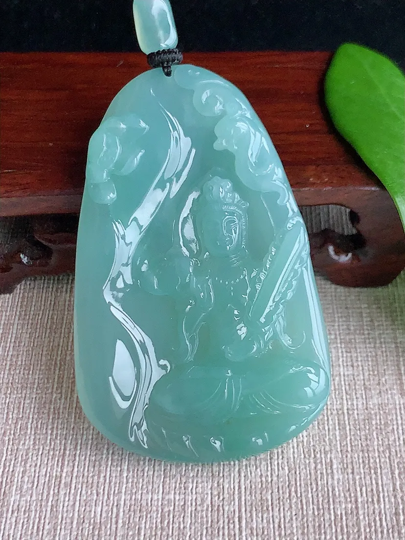 天然A货翡翠晴水虚空藏菩萨吊坠尺寸64×40.6×7m量42.29g 0710