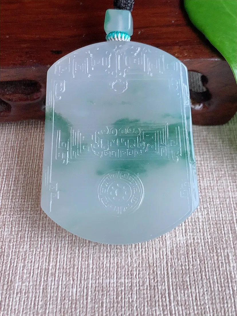 天然A货翡翠飘花仿古无事牌吊坠尺寸50.4×37.8×5m量32.29g 0710
