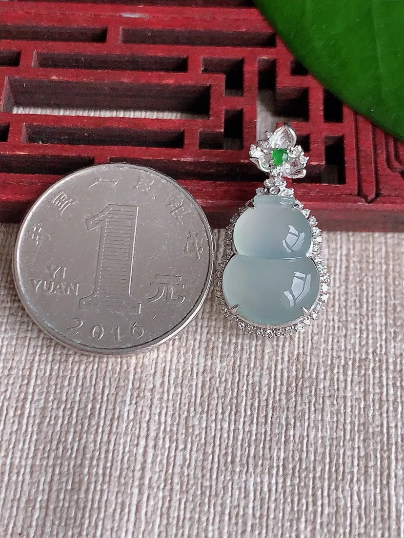 天然A货翡翠18K金伴晴水葫芦吊坠尺寸26.3×14×8裸石15.2×11.2m量2.88g 0710