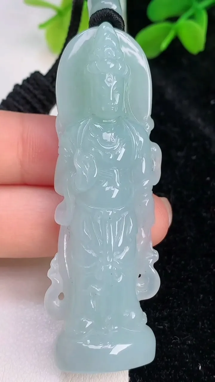 天然A货翡翠观音菩萨吊坠，尺寸66-20.8-10，重量:32.27g
7月11日