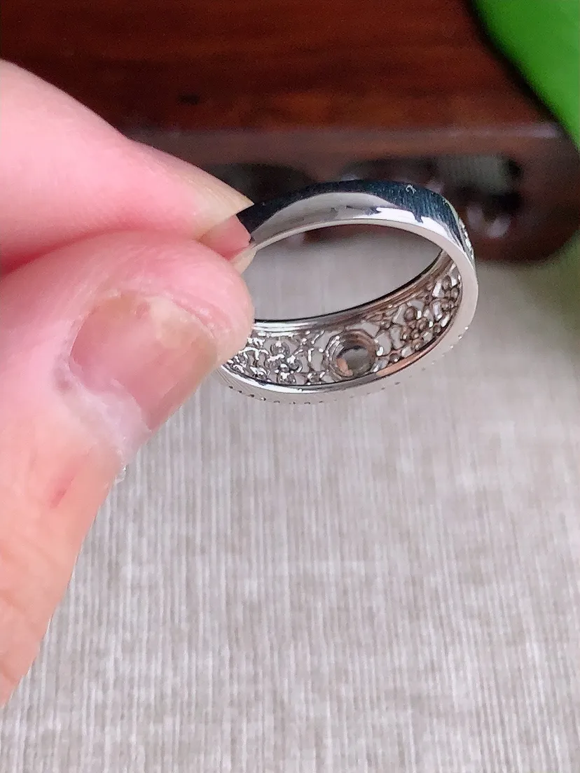 天然A货翡翠18K金伴钻镶嵌满绿蛋面戒指 圈口17.5裸石尺寸3.8mm 重量2.35g 0710