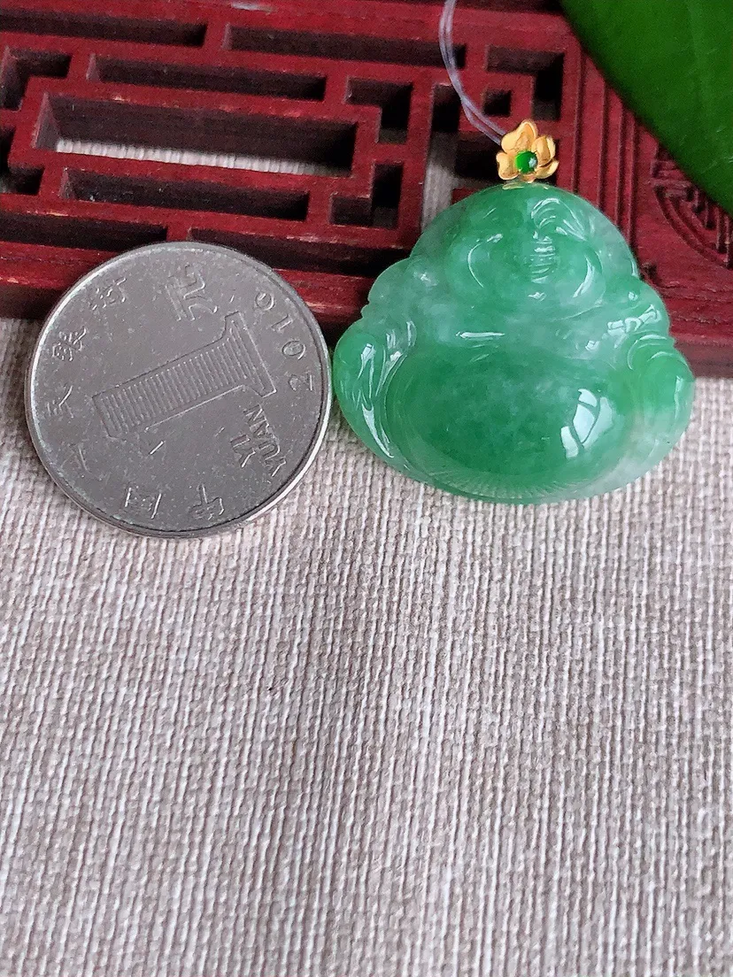 天然A货翡翠18K金扣头满绿佛公吊坠尺寸31×26×29×6.4m量7.56g 0710