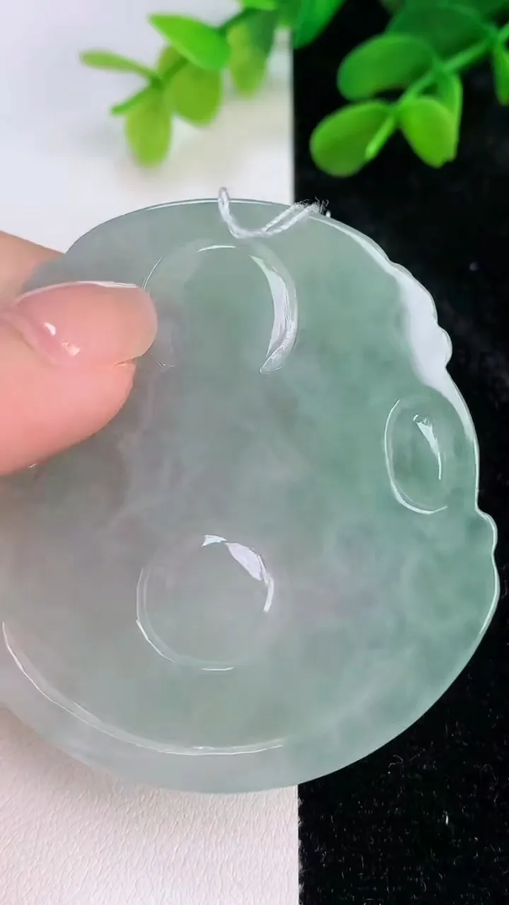 天然A货翡翠普贤菩萨吊坠，尺寸55.4-52.2-4.3，重量:24.95g
7月11日