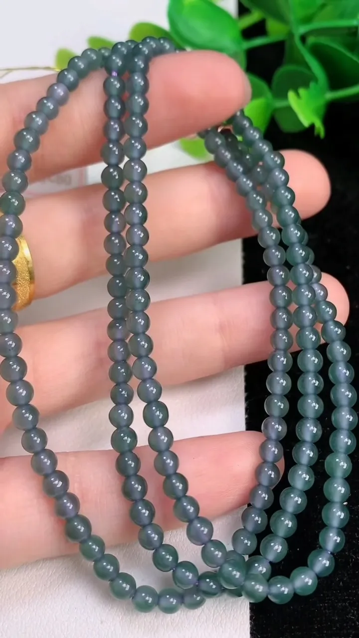 天然A货翡翠小米珠项链，尺寸3.7-176颗，重量:18.62g
7月11日