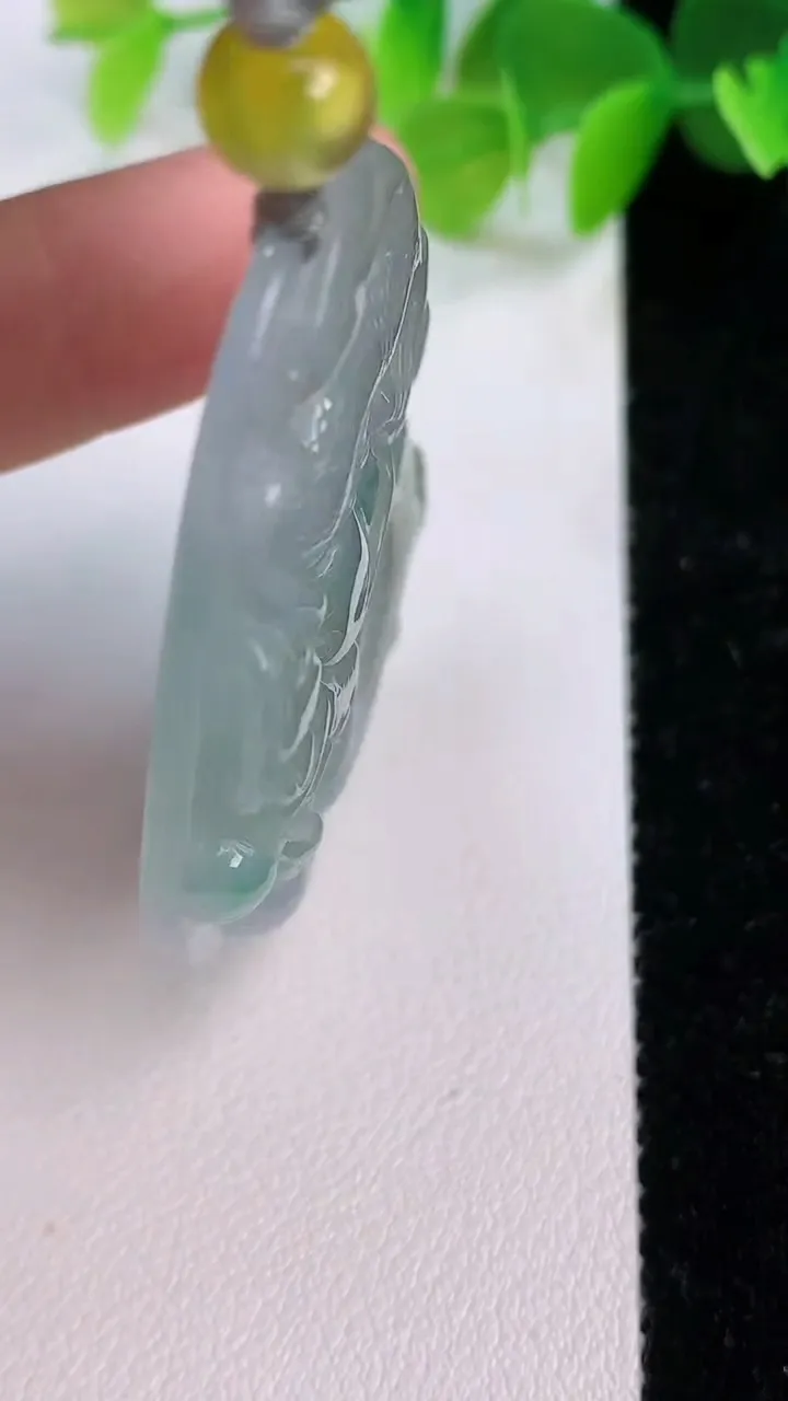 天然A货翡翠飘花仿古龙牌吊坠，尺寸54.2-36.2-7.6，重:21.87g
7月11日