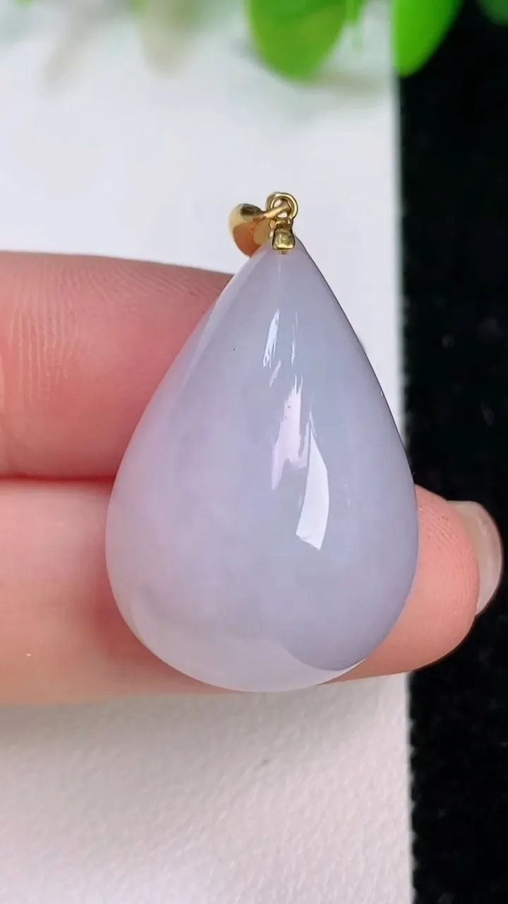 天然A货翡翠18k金紫罗兰水滴吊坠，尺寸29-18.7-13.6，重量:11.14g
7月11日