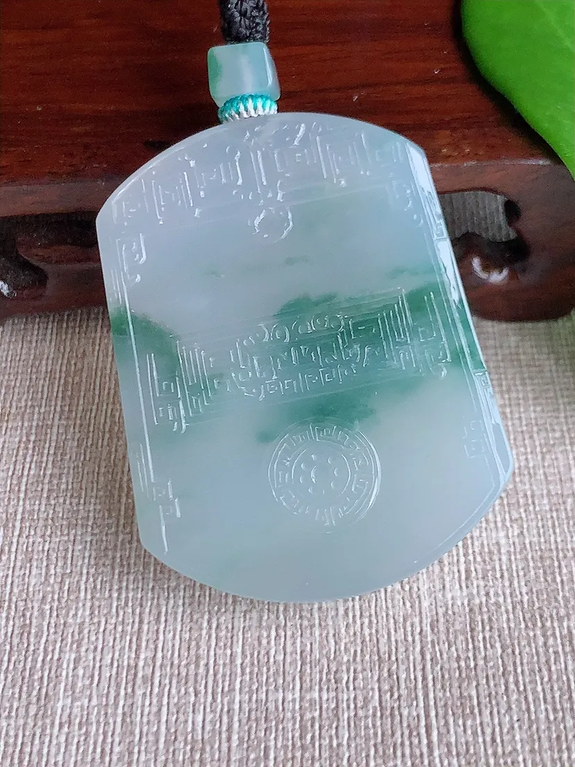 天然A货翡翠飘花仿古无事牌吊坠尺寸50.4×37.8×5m量32.29g 0710