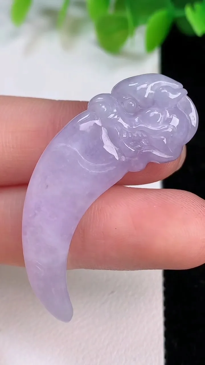 天然A货翡翠紫罗兰狼牙吊坠，尺寸43.5-15.5-6.5，重:7.55g
7月11日