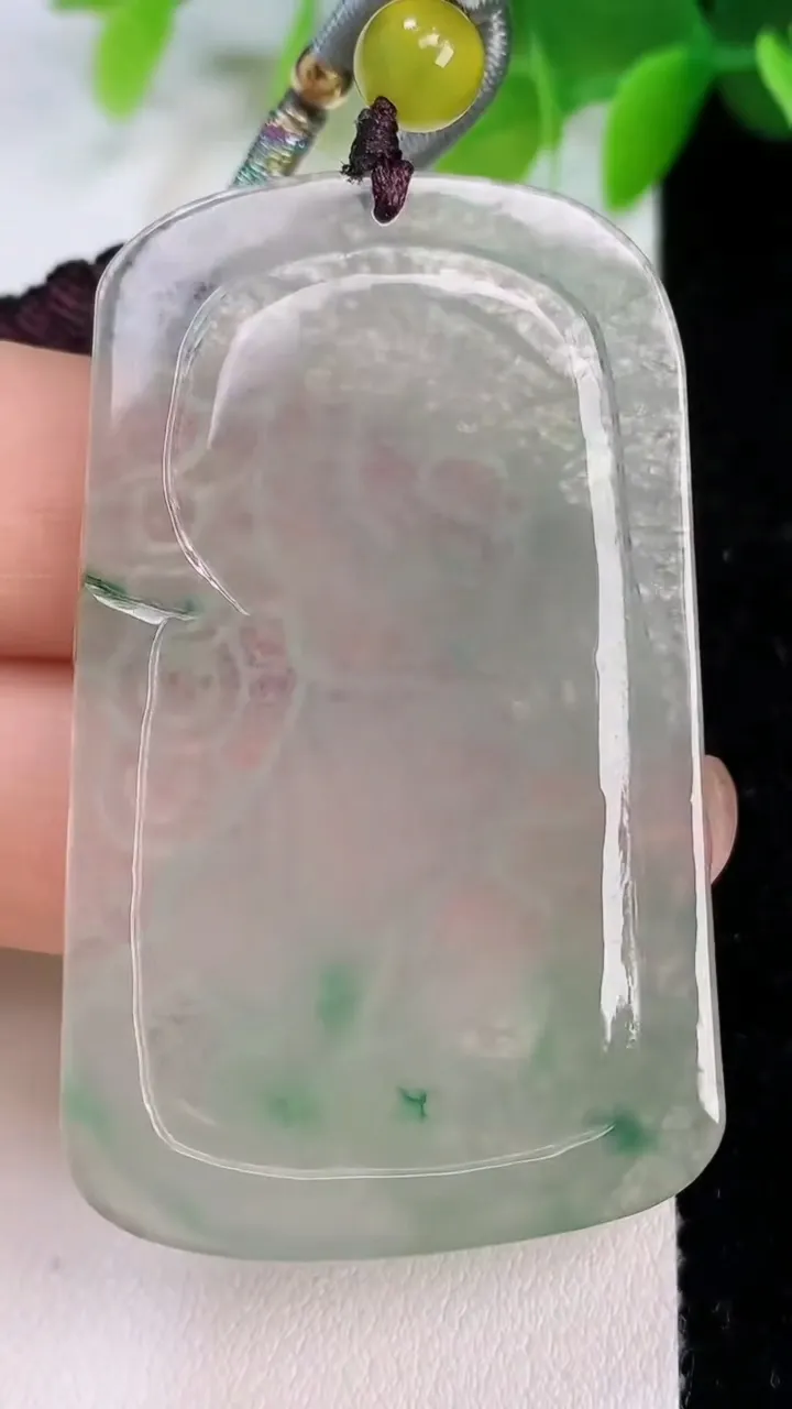天然A货翡翠飘花生肖马牌吊坠，尺寸52-32-4，重:13.47g
7月11日
