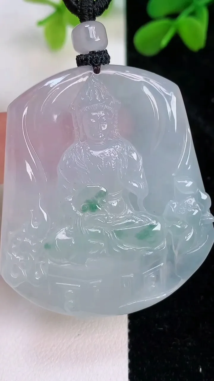天然A货翡翠观音菩萨吊坠，尺寸49.4-42.3-5.6，重量:26.55g
7月11日