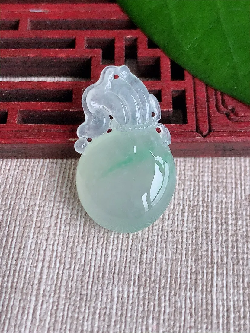 天然A货翡翠飘绿福袋代代有钱吊坠尺寸28.7×17×8.2m量6.11g 0711