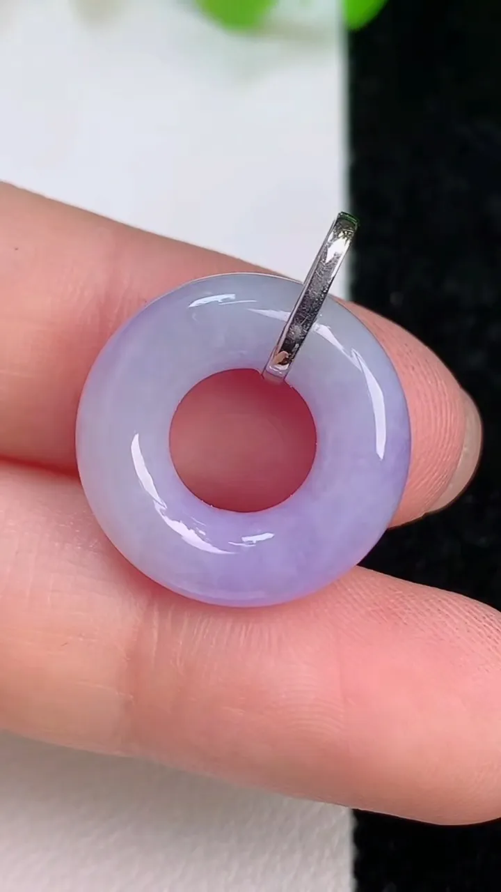 天然A货翡翠18k金紫罗兰平安环吊坠，尺寸18.4-5.5，重量:3.54g
7月12日