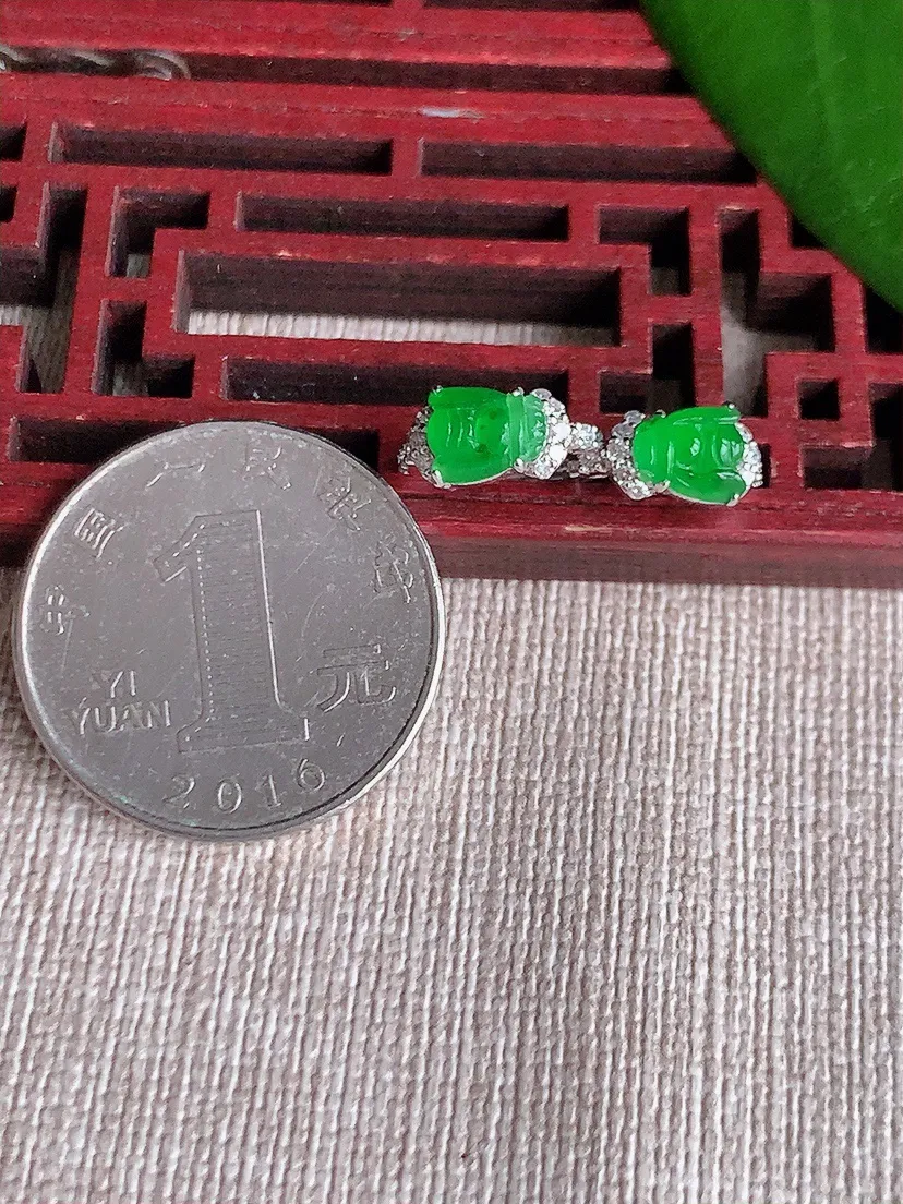 天然A货翡翠18K金伴钻镶嵌满绿一鸣惊人耳坠 尺寸6×5mm 重量2.06g 0710