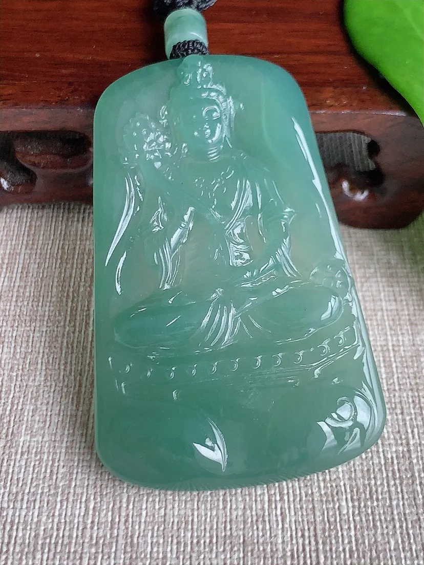 天然A货翡翠晴底大势至菩萨吊坠尺寸62.6×38.8×5.4m量33.77g 0711