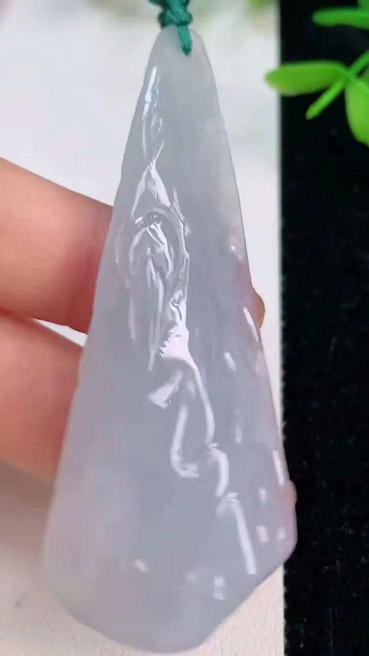 天然A货翡翠飘花悟道吊坠，尺寸69.3-25.4-7.2，重量:22.40g
7月12日