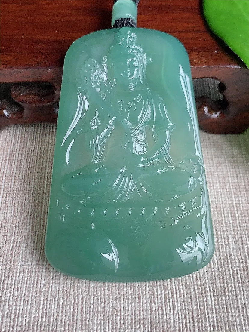 天然A货翡翠晴底大势至菩萨吊坠尺寸62.6×38.8×5.4m量33.77g 0711