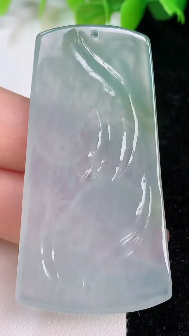 天然A货翡翠普贤菩萨吊坠，尺寸57.5-30.3-5.4，重量:20.76g
7月12日