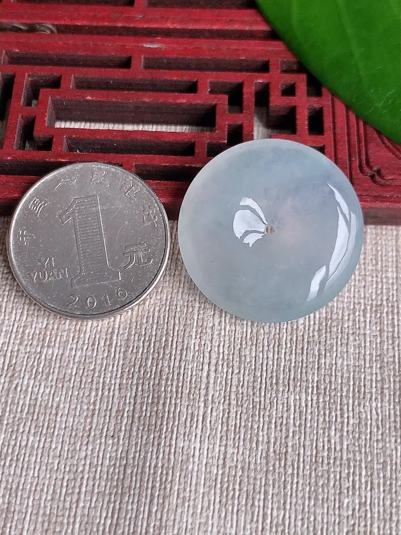天然A货翡翠白月光平安扣吊坠尺寸28×6m量10.35g 0711