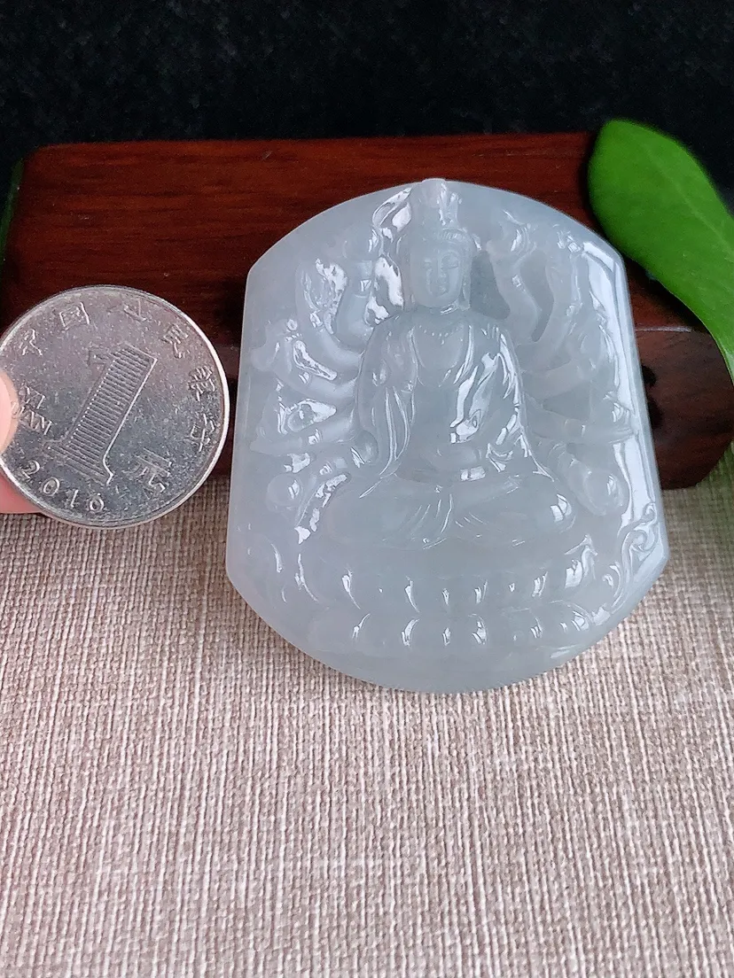 天然A货翡翠一刀切千手观音吊坠尺寸52.8×45.8×4.7m量25.46g 0711