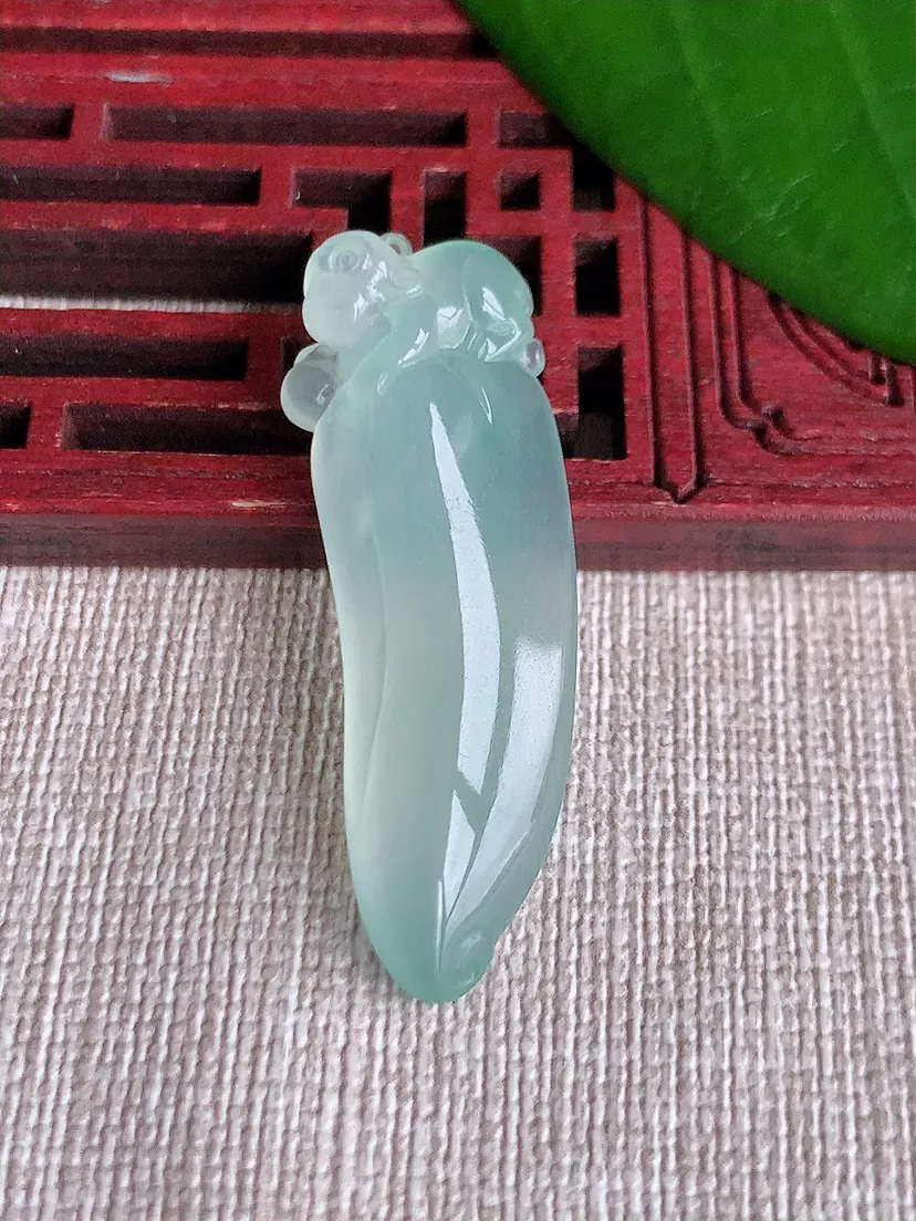 天然A货翡翠晴水福瓜吊坠尺寸40.7×14×6.6m量6.82g 0711
