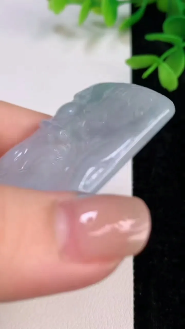 天然A货翡翠祥龙阿弥陀佛吊坠，尺寸65-41.4-4.7，重量:32.80g
7月12日