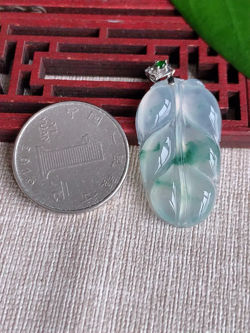 天然A货翡翠18K金扣头飘花叶子金枝玉叶吊坠尺寸32.2×18.3×4.2m量5.08g 0711