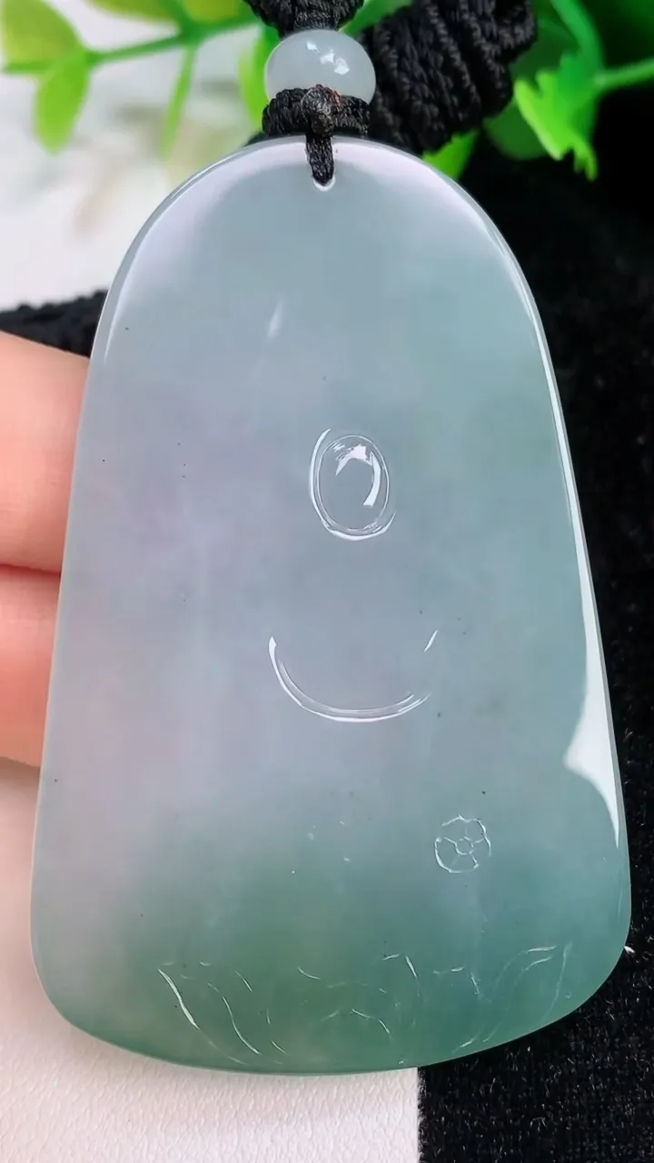 天然A货翡翠飘花阿弥陀佛吊坠，尺寸65.2-42.5-5，重量:37.18g
7月12日