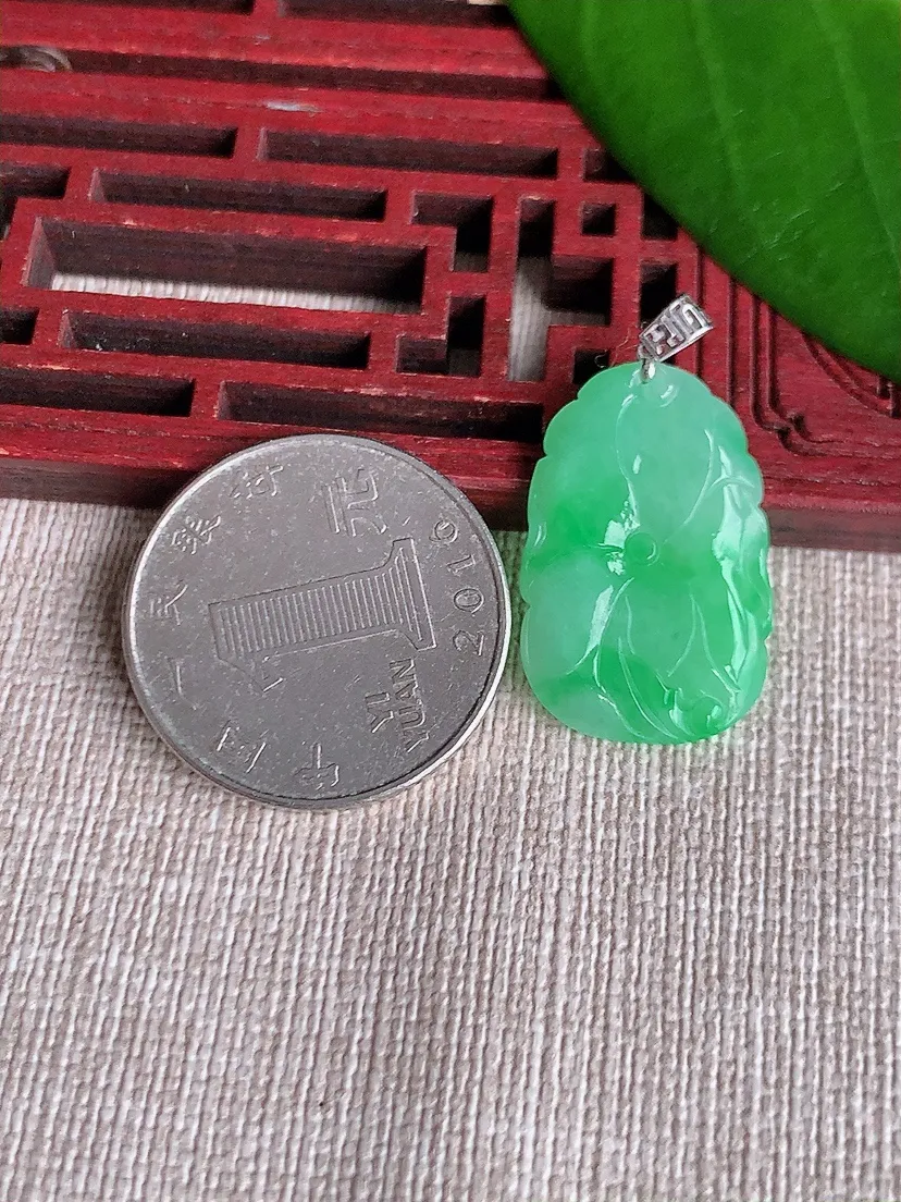 天然A货翡翠18K金扣头飘绿荷叶和和美美吊坠尺寸24.6×16×3m量2.95g 0711
