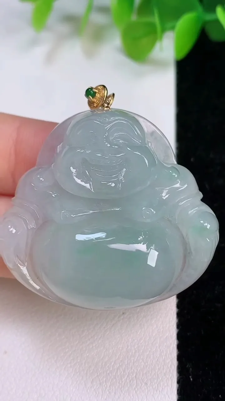天然A货翡翠佛公吊坠，尺寸35.6-39.3-10.3，重量:20.97g
7月12日