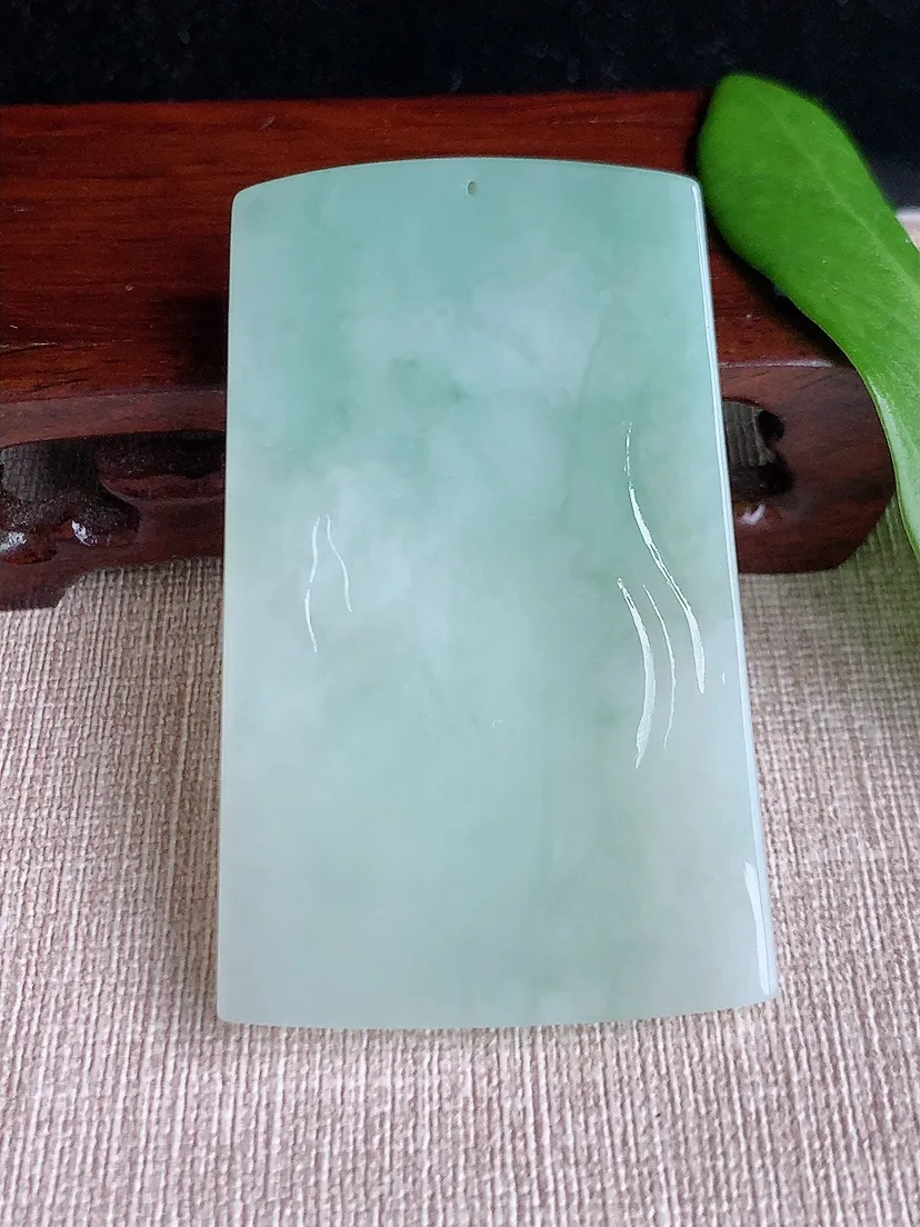 天然A货翡翠冰润飘绿大势至菩萨吊坠尺寸65.5×40×5.3m量37.54g 0711