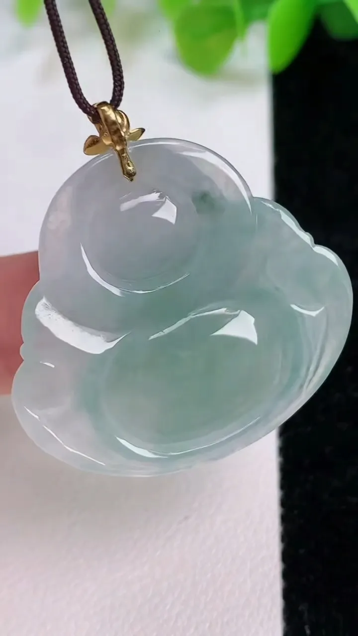 天然A货翡翠18k金飘花佛公吊坠，尺寸30.2-32.4-5.6，重量:8.22g
7月12日