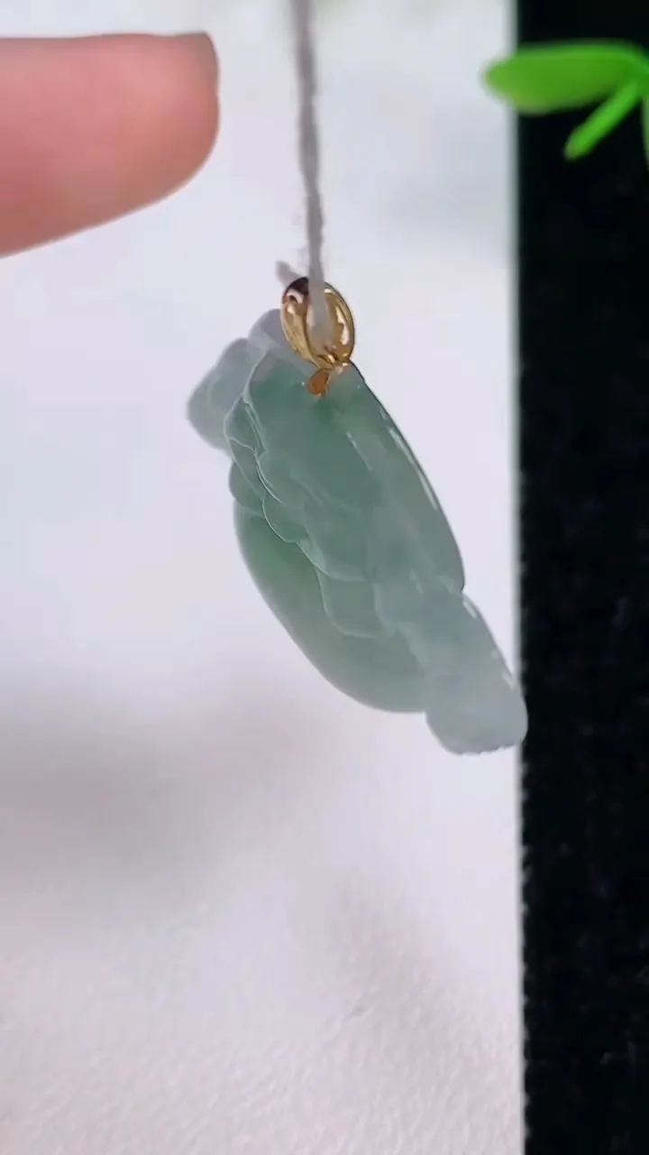 天然A货翡翠18k金飘花佛公吊坠，尺寸23-28.2-6，重量:5.84g
7月12日