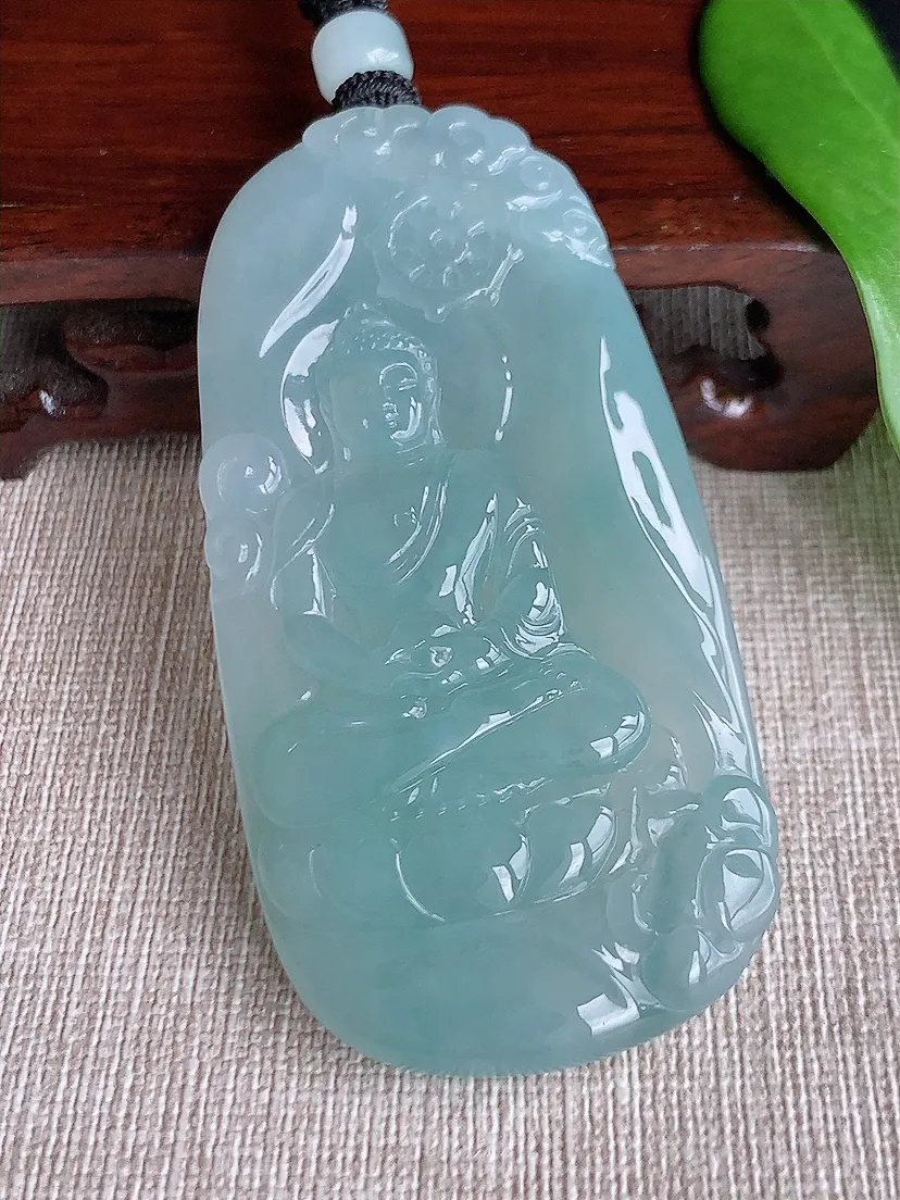 天然A货翡翠晴水大日如来吊坠尺寸71.7×35.6×6.5m量44.97g 0711