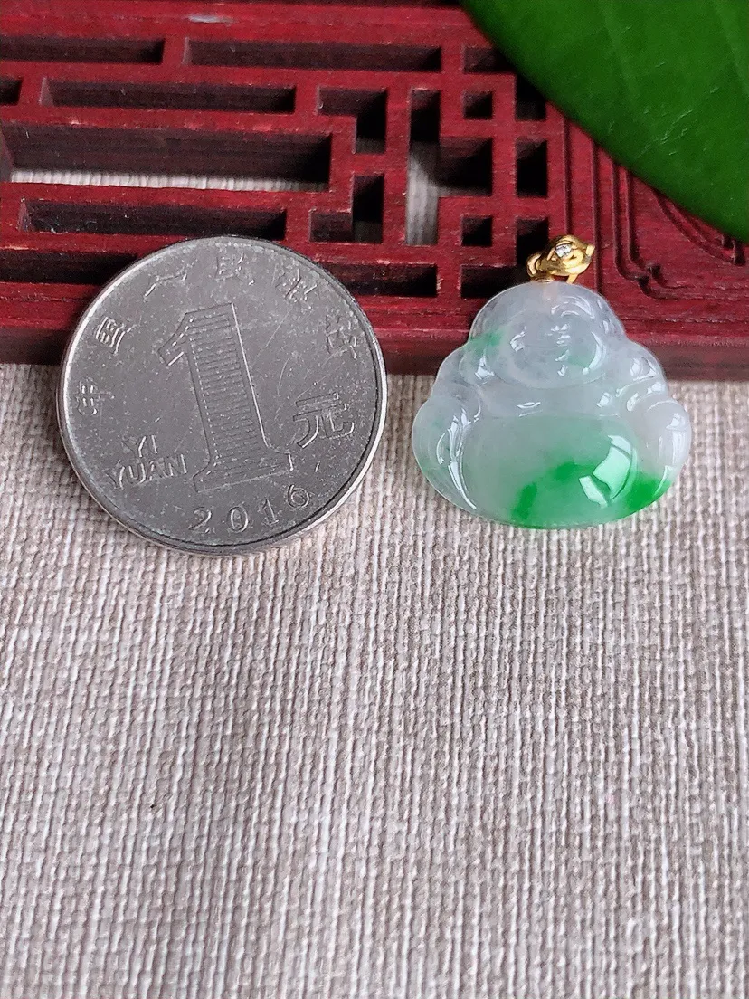 天然A货翡翠18K金扣头飘阳绿佛公吊坠尺寸18.5×21×2.5m量2.00g 0711