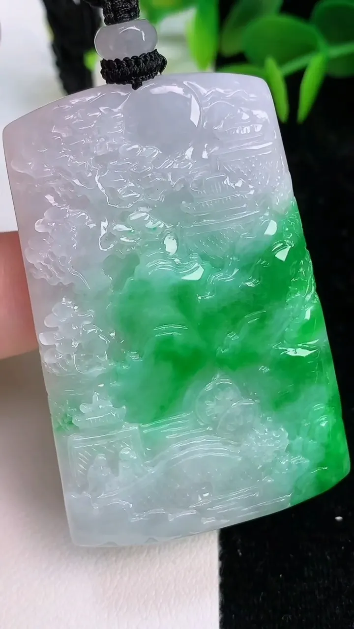 天然A货翡翠山水牌吊坠，尺寸54-35-6，重量:31.41g
7月12日