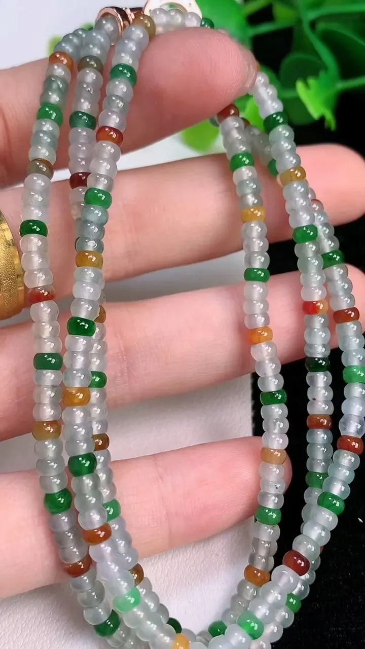 天然A货翡翠三彩算盘珠项链，尺寸3.5-2，重量:19.34g
7月12日