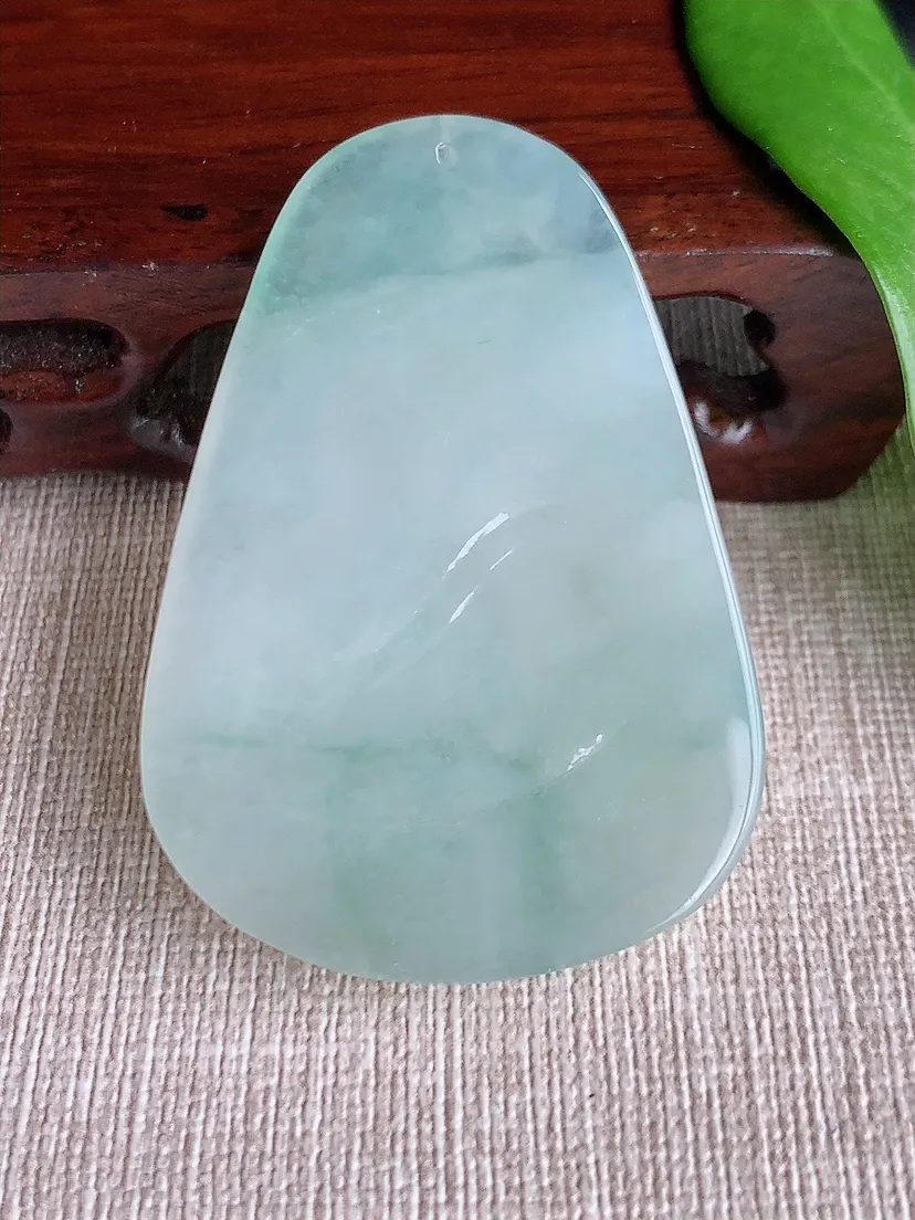 天然A货翡翠冰润晴底大日如来吊坠尺寸54.2×37.8×6m量24.97g 0711