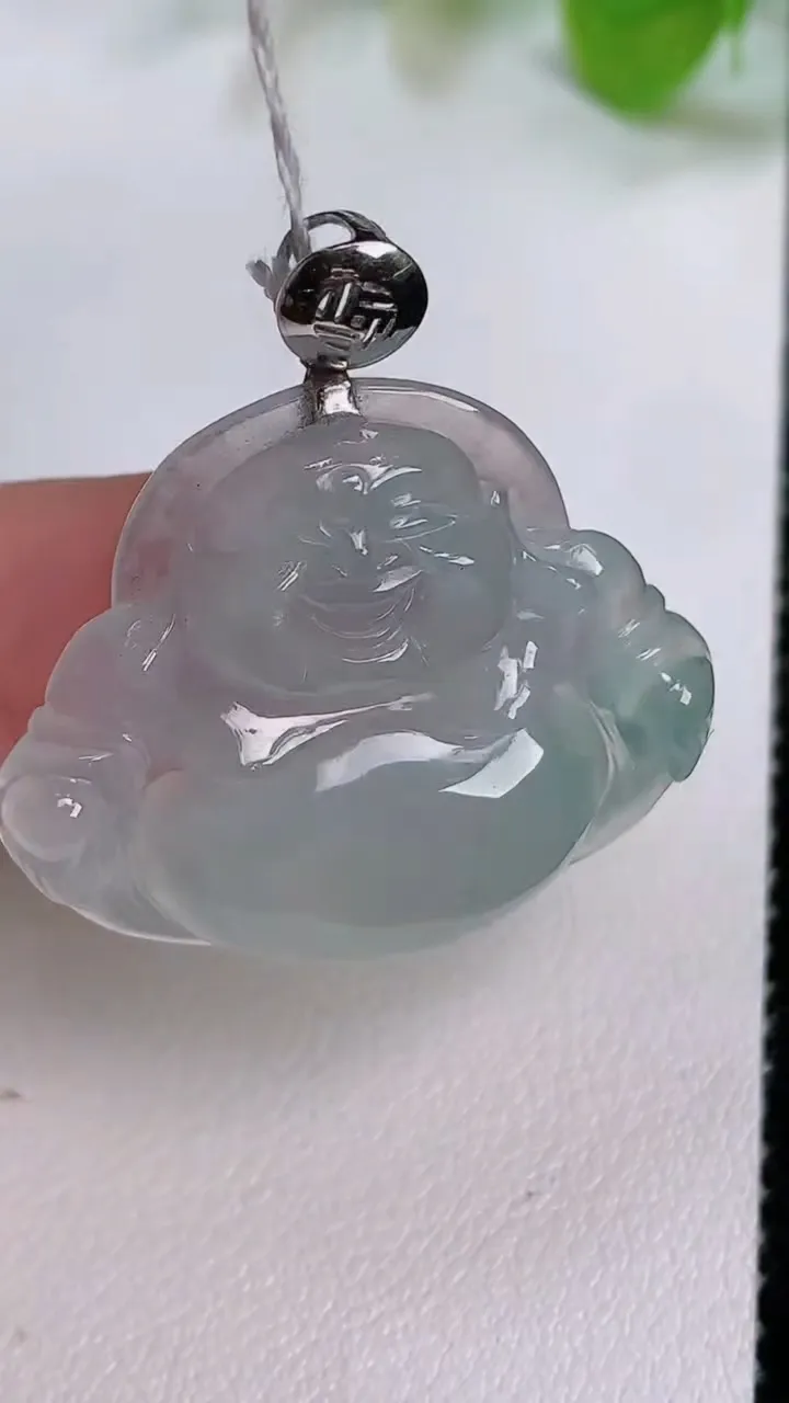 天然A货翡翠种飘花佛公吊坠，尺寸26.3-30.9-6，重量:6.80g
7月12日
