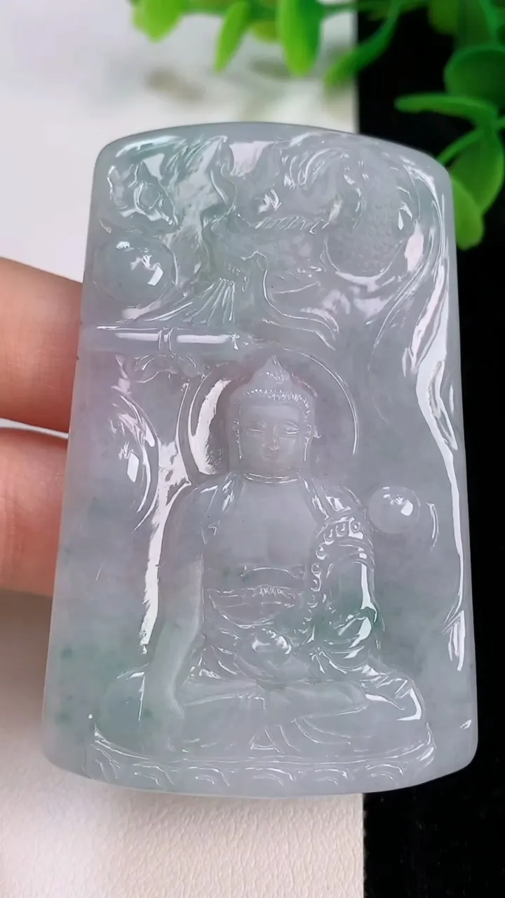 天然A货翡翠祥龙阿弥陀佛吊坠，尺寸65-41.4-4.7，重量:32.80g
7月12日